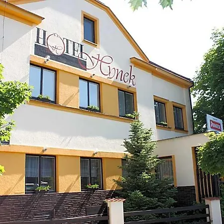 Hotell Hynek 3*