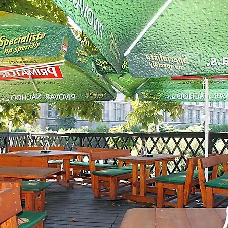 Hotell Hynek 3*