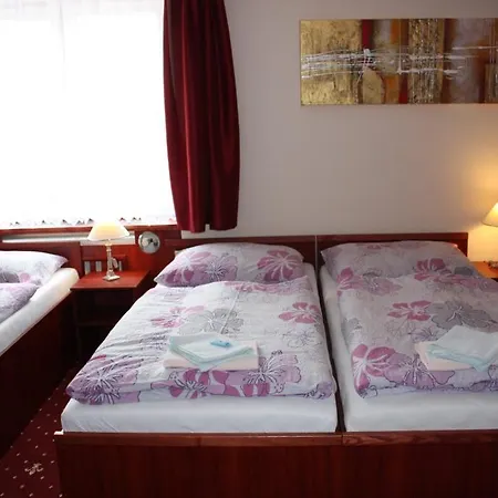 Hynek Hotel
